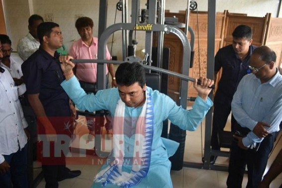 Tripura Chief Minister unveils Gym in the Secretariat